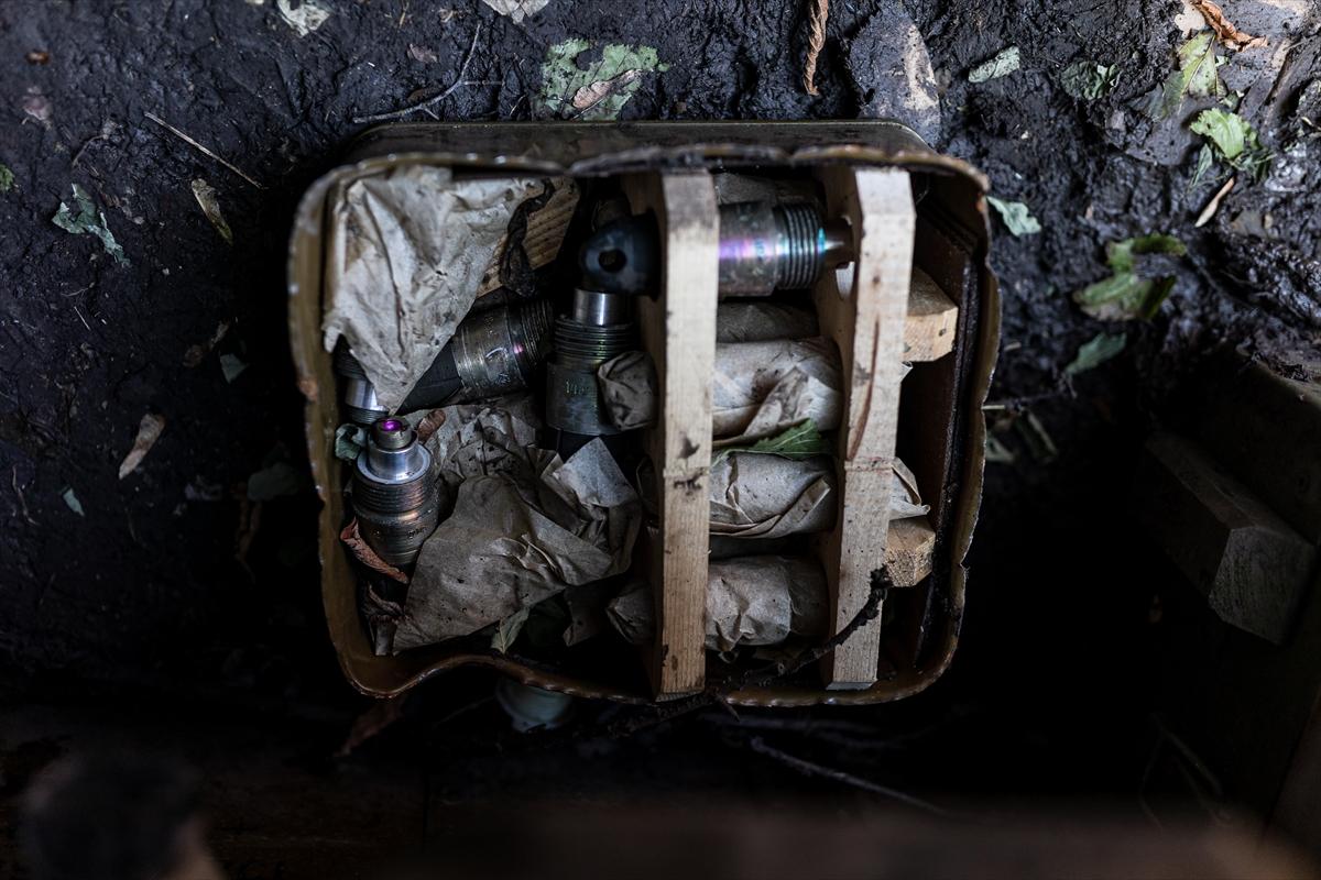 Ukraynalı askerlerin düşman tehditine karşı hazırlıkları devam ediyor