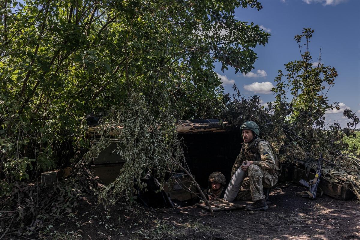 Ukraynalı askerlerin düşman tehditine karşı hazırlıkları devam ediyor
