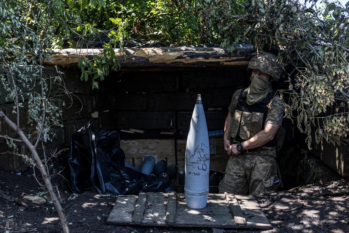 Ukraynalı askerlerin düşman tehditine karşı hazırlıkları devam ediyor