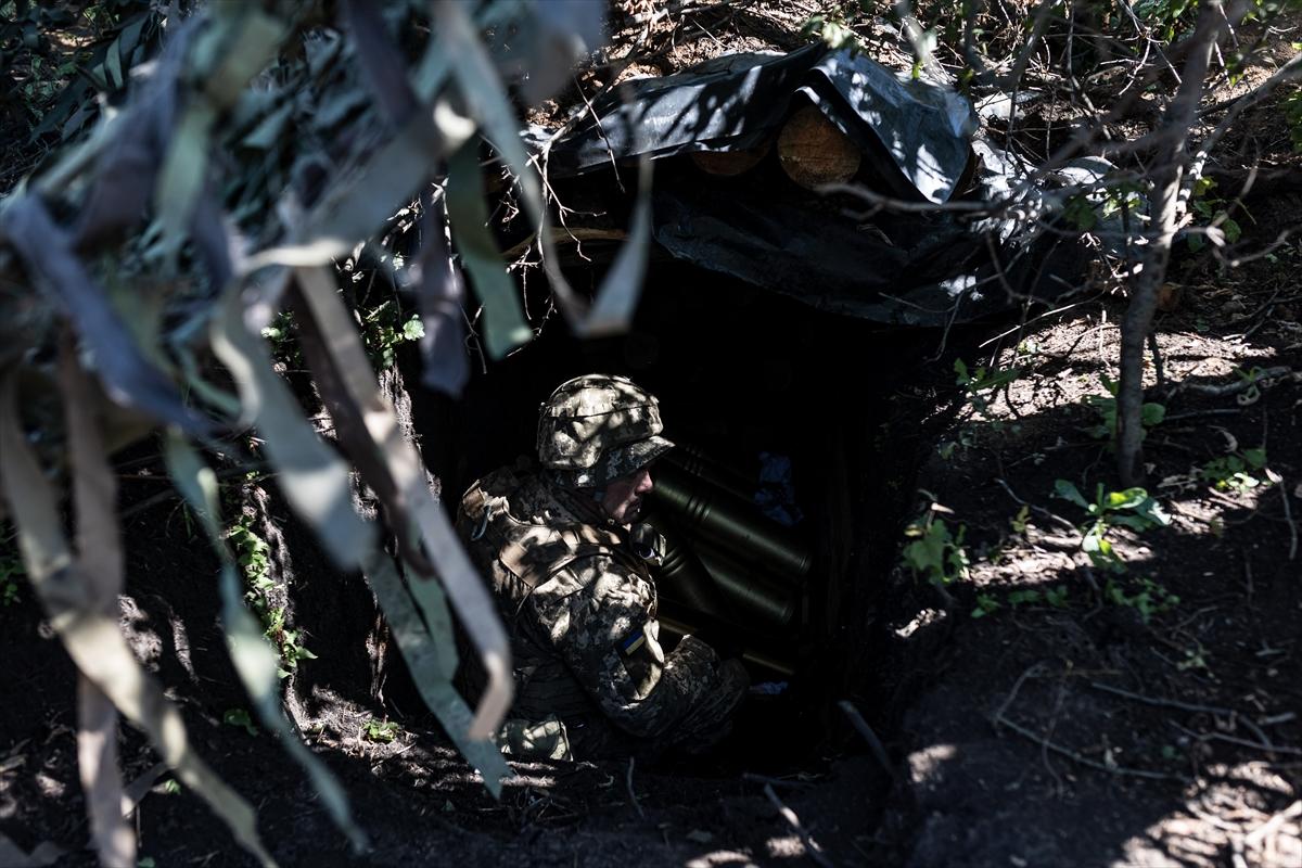 Ukraynalı askerlerin düşman tehditine karşı hazırlıkları devam ediyor