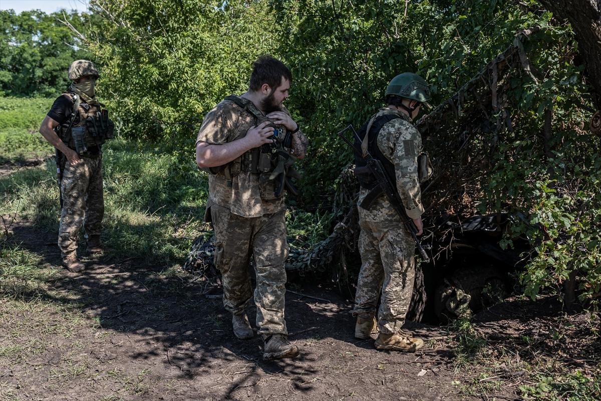 Ukraynalı askerlerin düşman tehditine karşı hazırlıkları devam ediyor