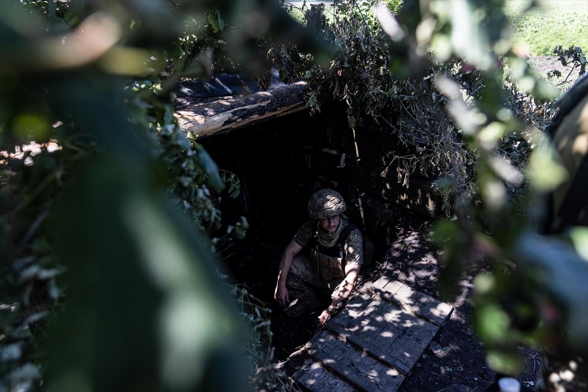 Ukraynalı askerlerin düşman tehditine karşı hazırlıkları devam ediyor