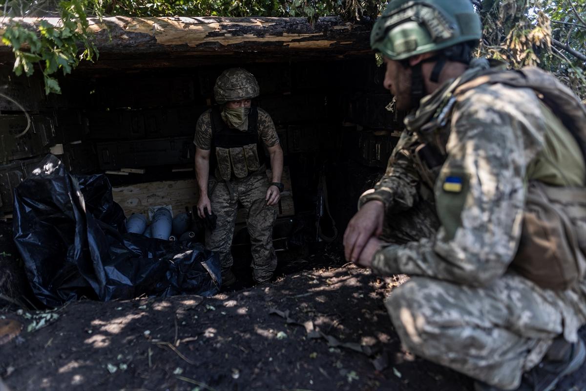 Ukraynalı askerlerin düşman tehditine karşı hazırlıkları devam ediyor