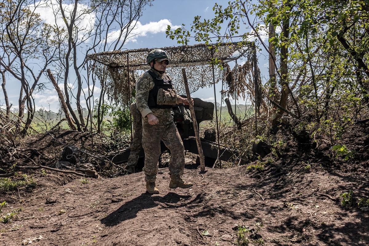 Ukraynalı askerlerin düşman tehditine karşı hazırlıkları devam ediyor