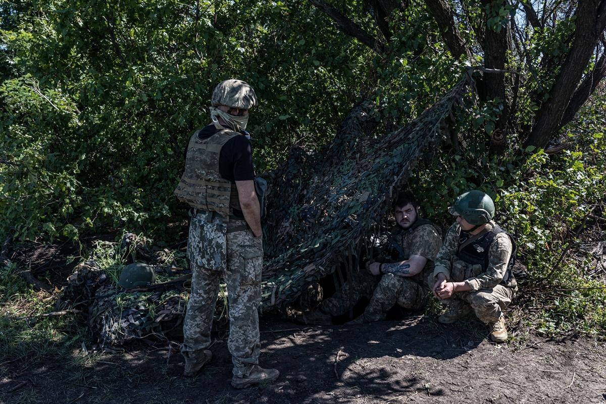 Ukraynalı askerlerin düşman tehditine karşı hazırlıkları devam ediyor
