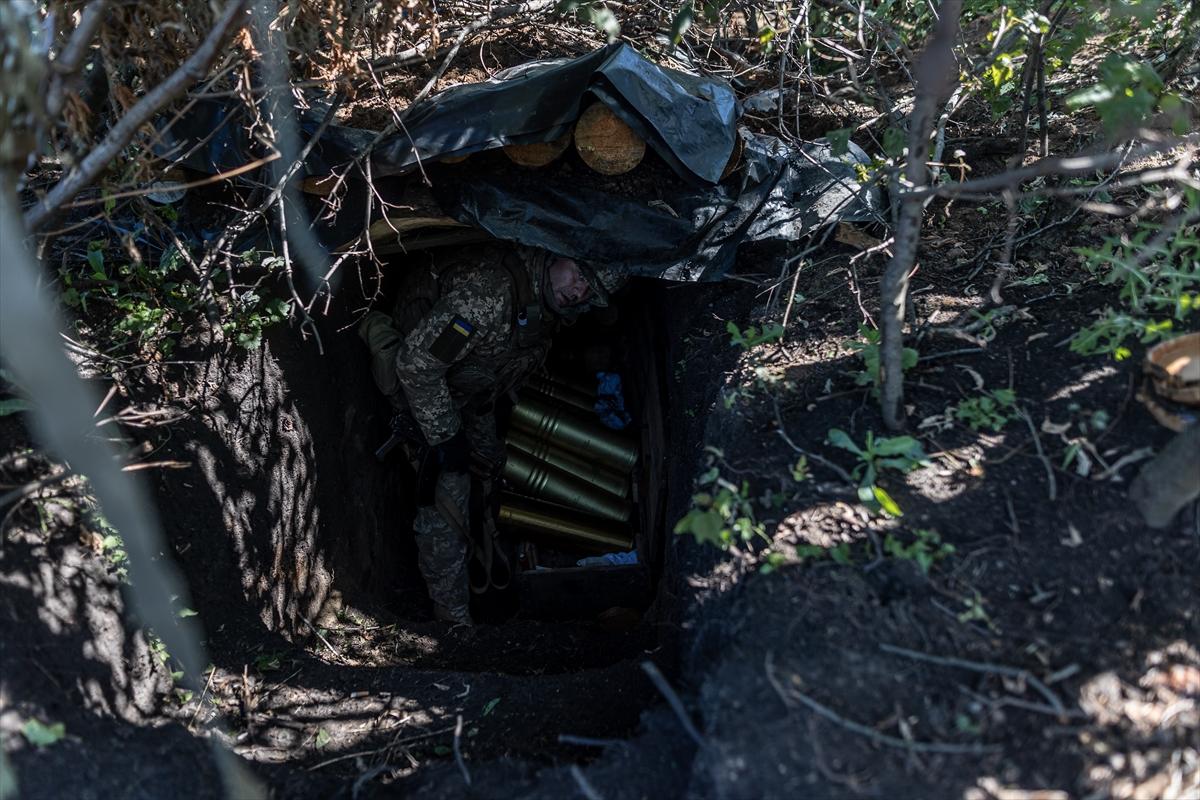 Ukraynalı askerlerin düşman tehditine karşı hazırlıkları devam ediyor