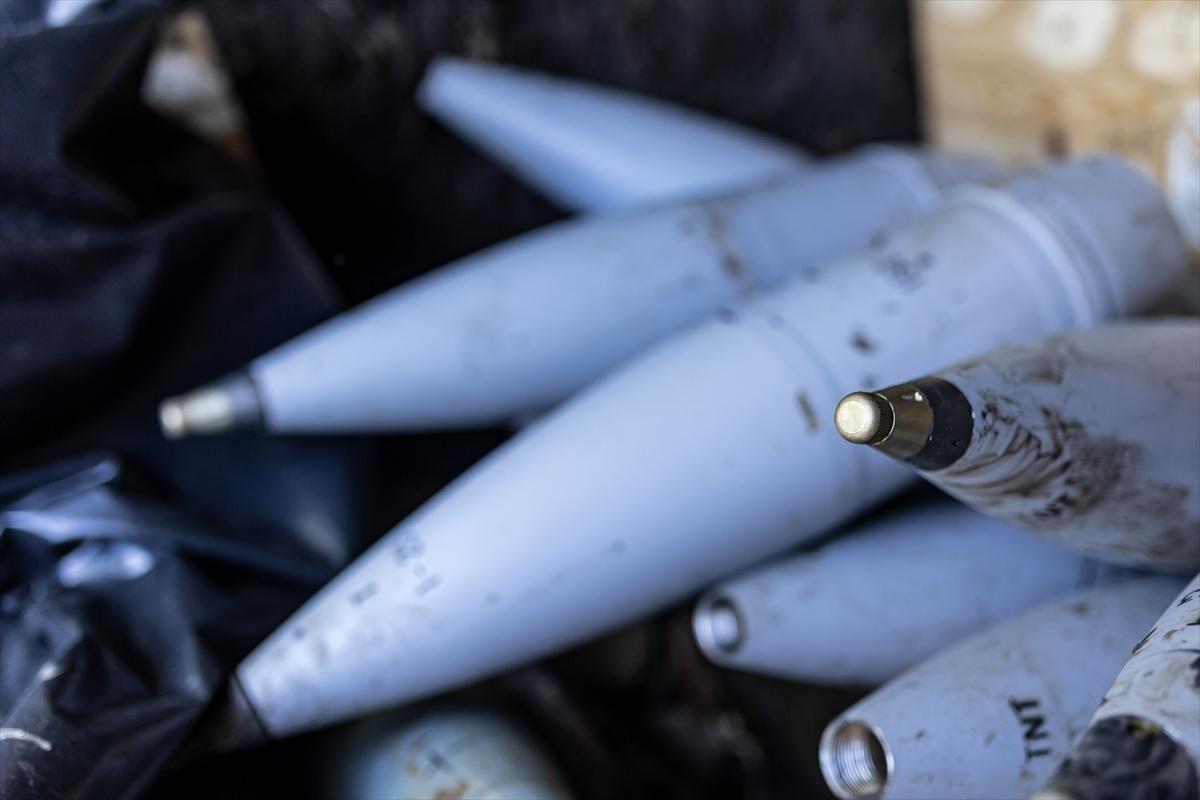 Ukraynalı askerlerin düşman tehditine karşı hazırlıkları devam ediyor