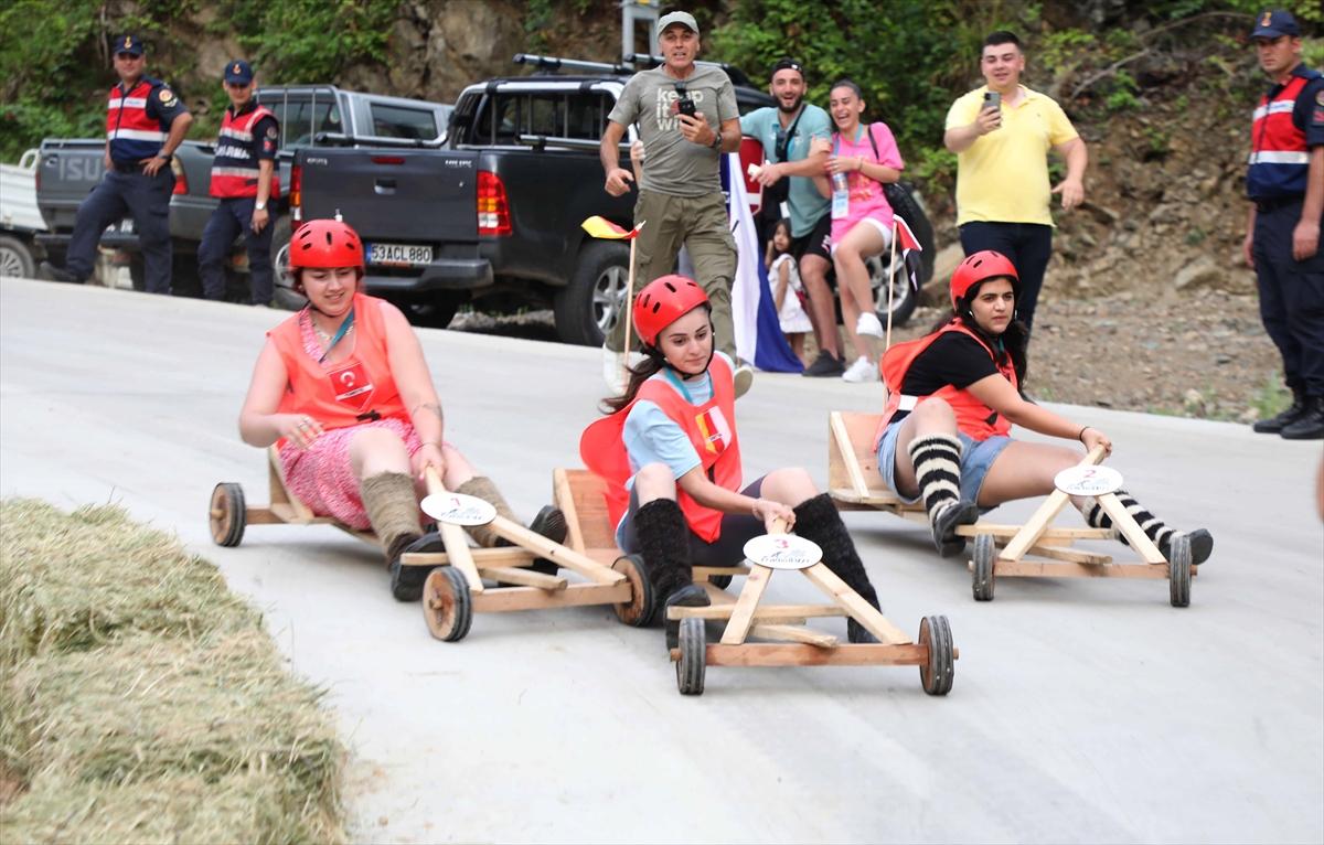 Rize'de 12. Tulum ve Kemençe Festivali