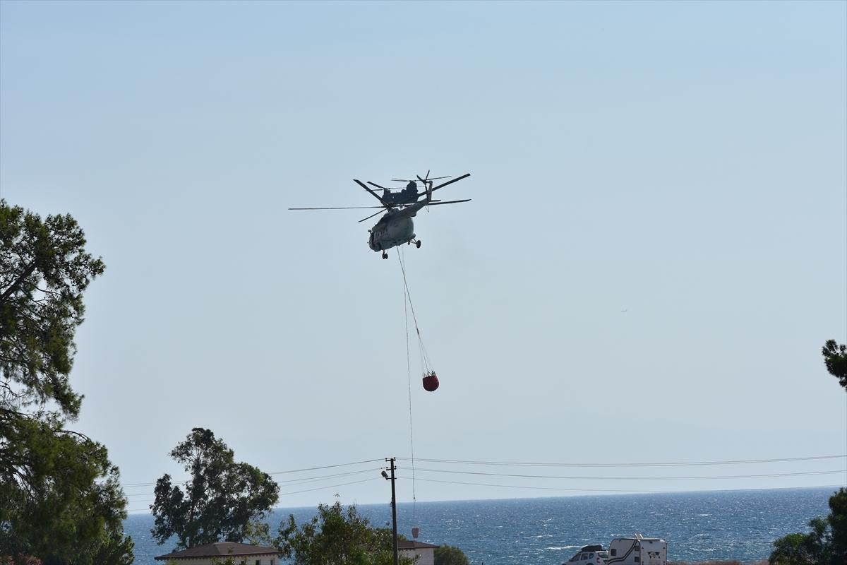 Kemer'deki orman yangınına havadan müdahale