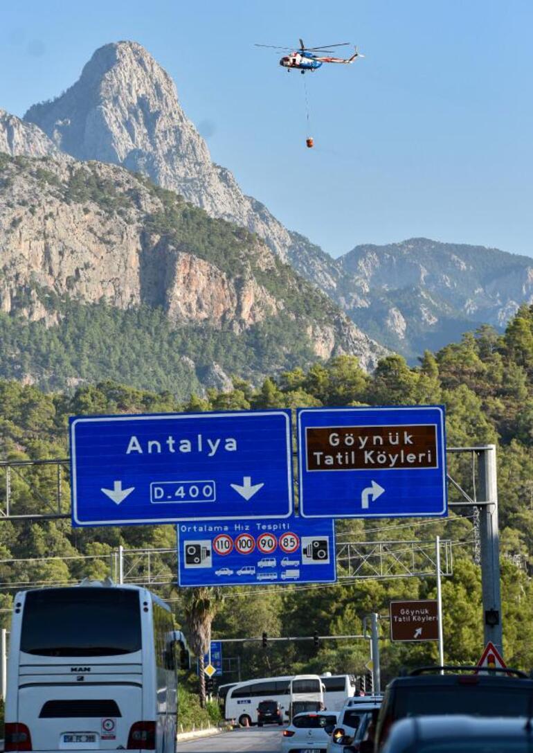 Kemer'deki orman yangınına havadan müdahale