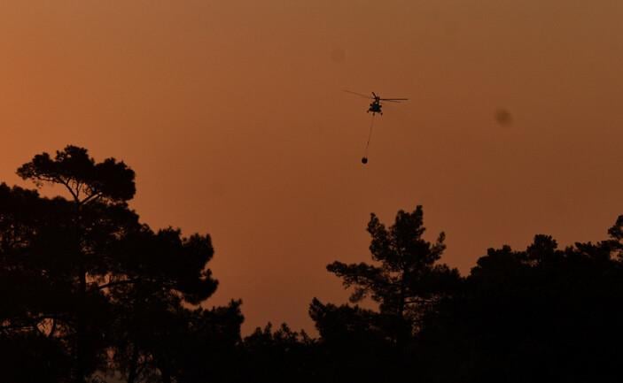 Kemer'deki orman yangınına havadan müdahale