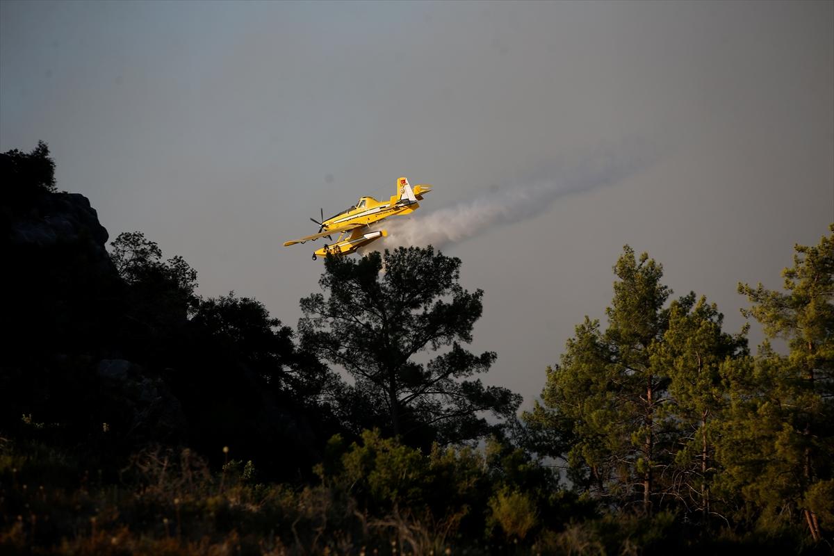 Kemer'deki orman yangınına havadan müdahale