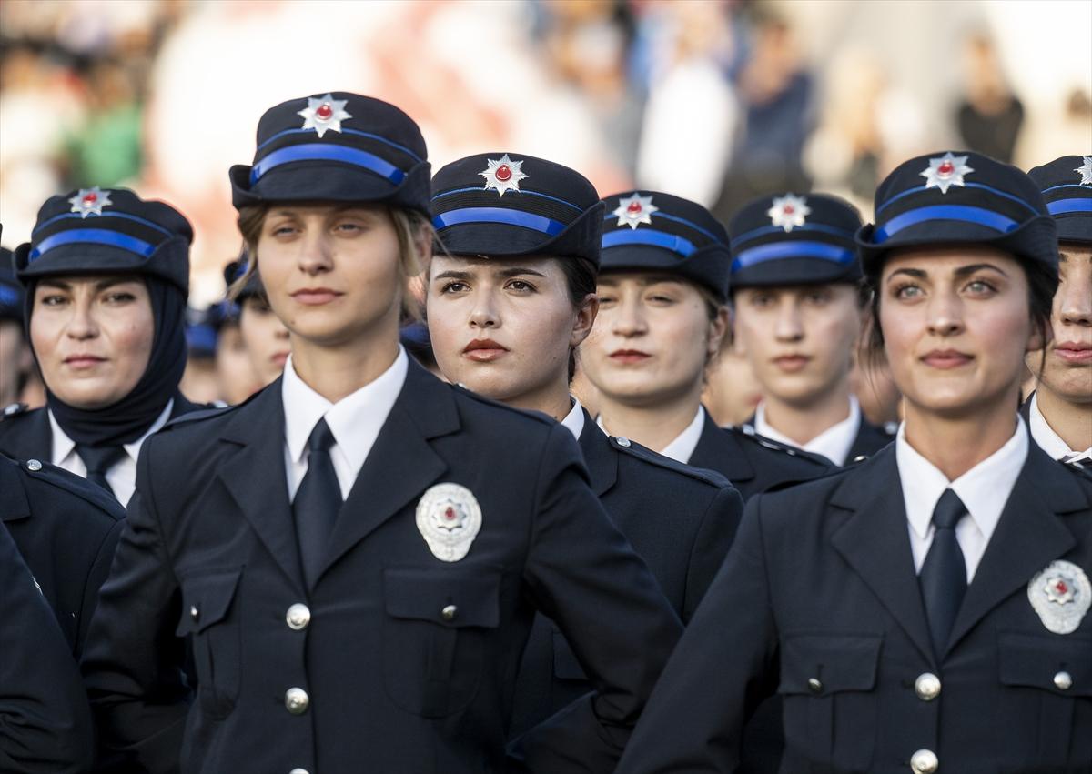 Polis Meslek Yüksekokulları Mezuniyet Töreni'nden kareler