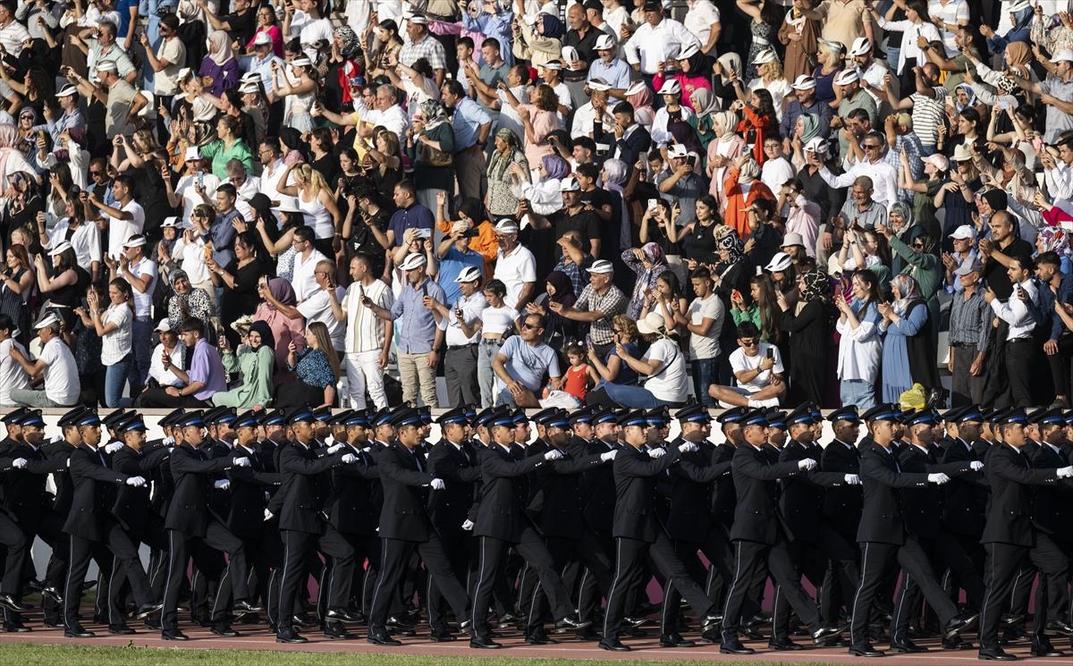 Polis Meslek Yüksekokulları Mezuniyet Töreni'nden kareler
