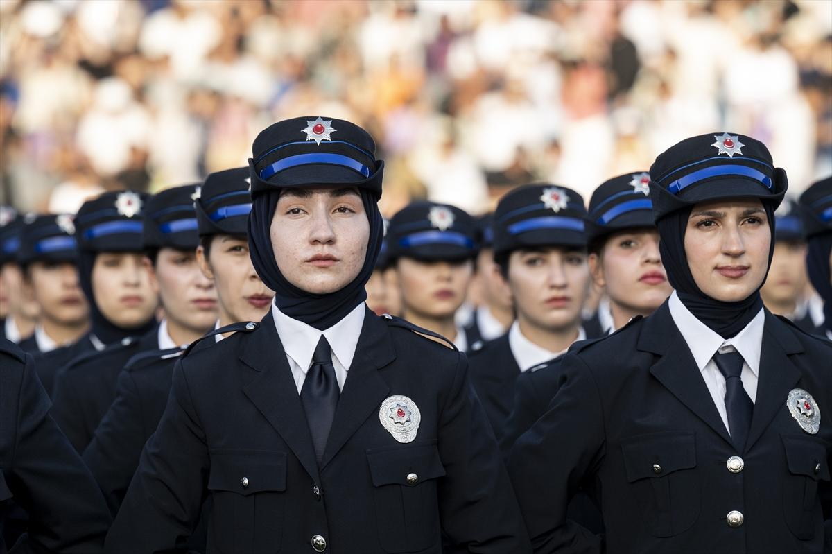 Polis Meslek Yüksekokulları Mezuniyet Töreni'nden kareler