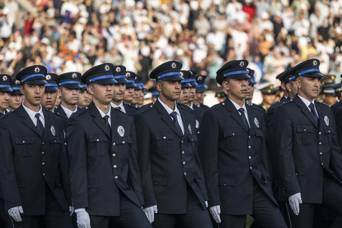 Polis Meslek Yüksekokulları Mezuniyet Töreni'nden kareler