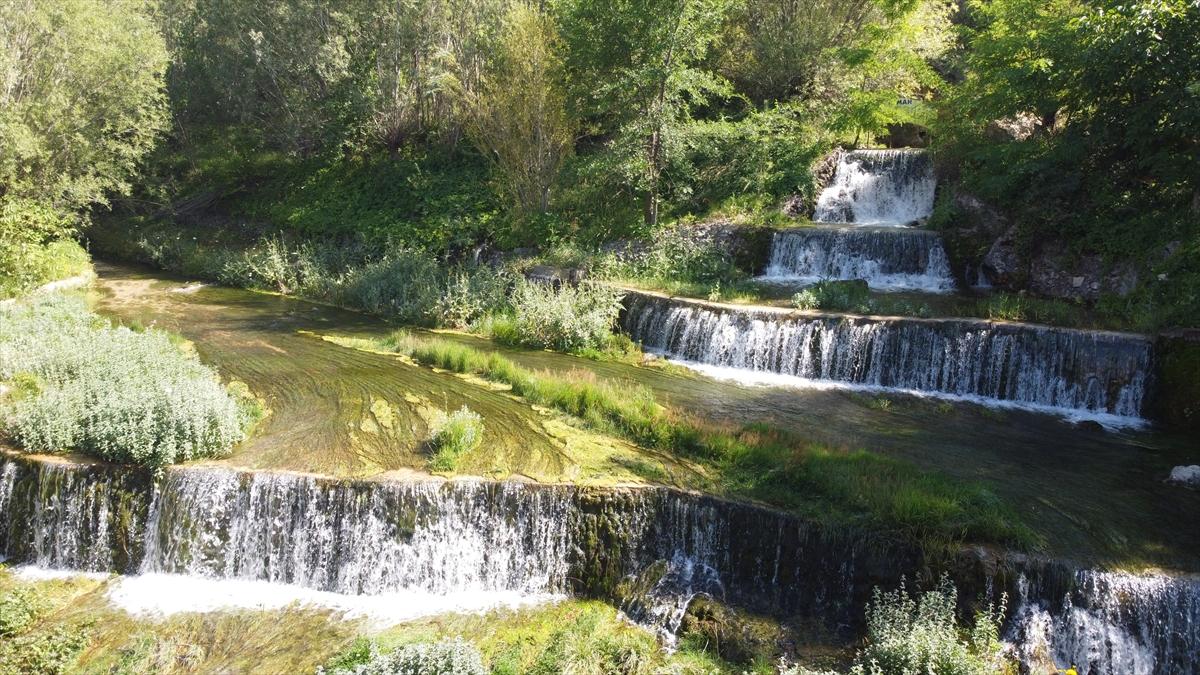 Erzincan'da kavurucu sıcaklardan bunalanların sığınağı: Soğuk Sular