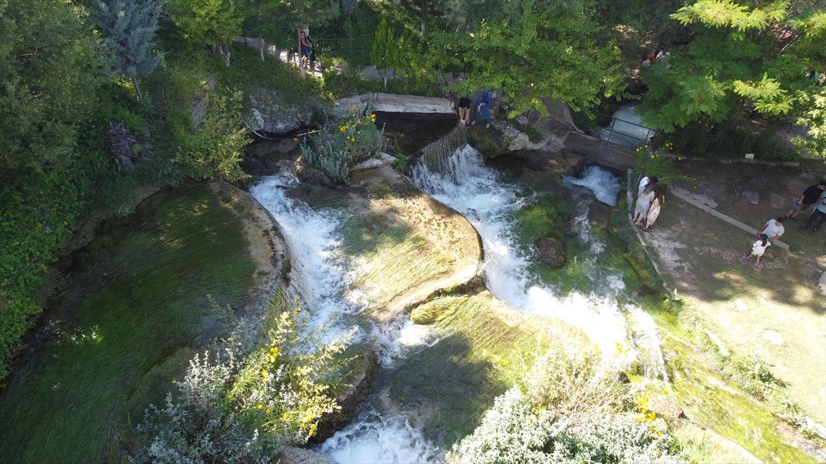 Erzincan'da kavurucu sıcaklardan bunalanların sığınağı: Soğuk Sular