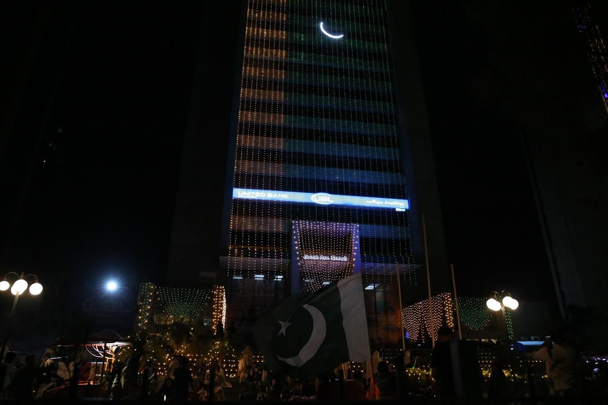 Pakistan'da bağımsızlığın 76. yılı kutlanıyor