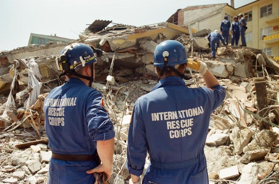 24 yıl oldu! Fotoğraflarla Marmara depremi...