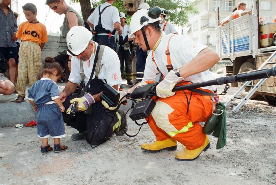 24 yıl oldu! Fotoğraflarla Marmara depremi...