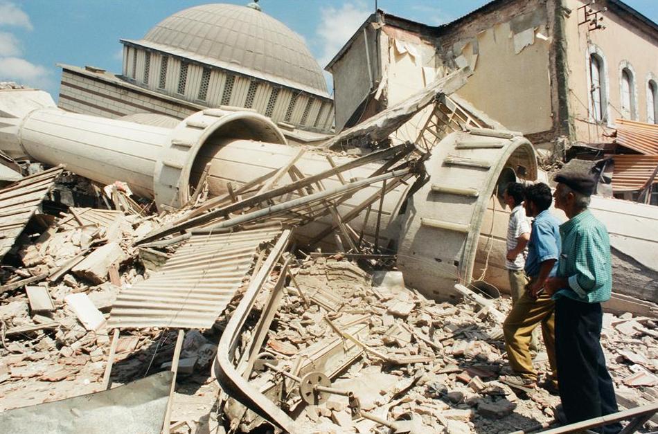 24 yıl oldu! Fotoğraflarla Marmara depremi...
