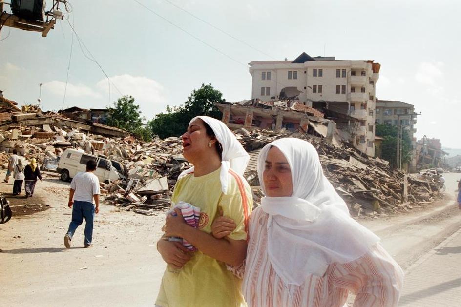 24 yıl oldu! Fotoğraflarla Marmara depremi...