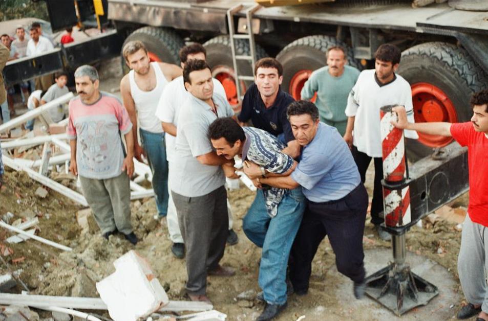 24 yıl oldu! Fotoğraflarla Marmara depremi...