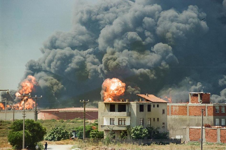 24 yıl oldu! Fotoğraflarla Marmara depremi...