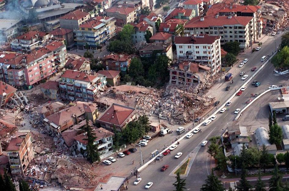 24 yıl oldu! Fotoğraflarla Marmara depremi...
