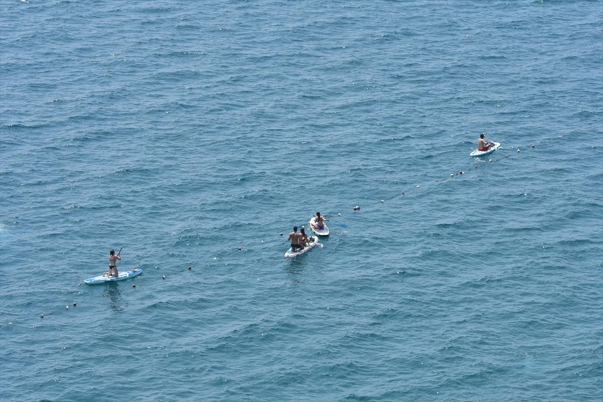 Antalya'daki yoğun nem bunalttı