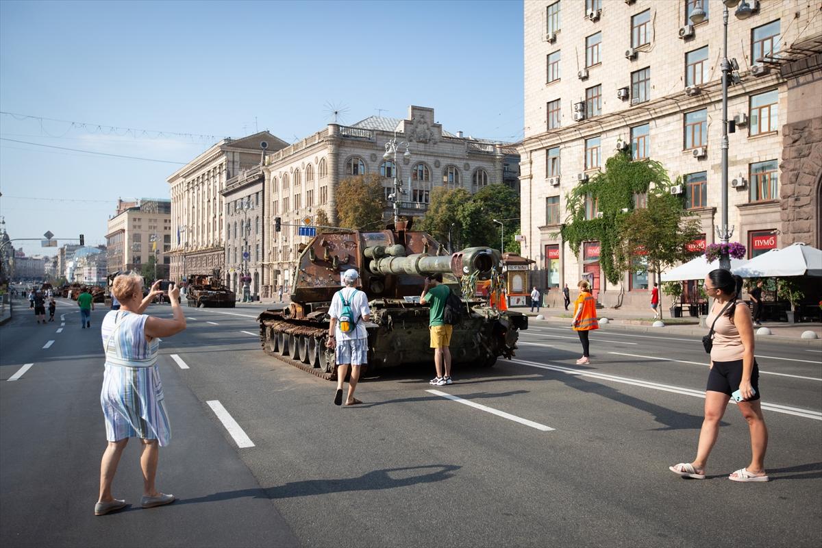 Rus teçhizatları Kiev'de sergileniyor