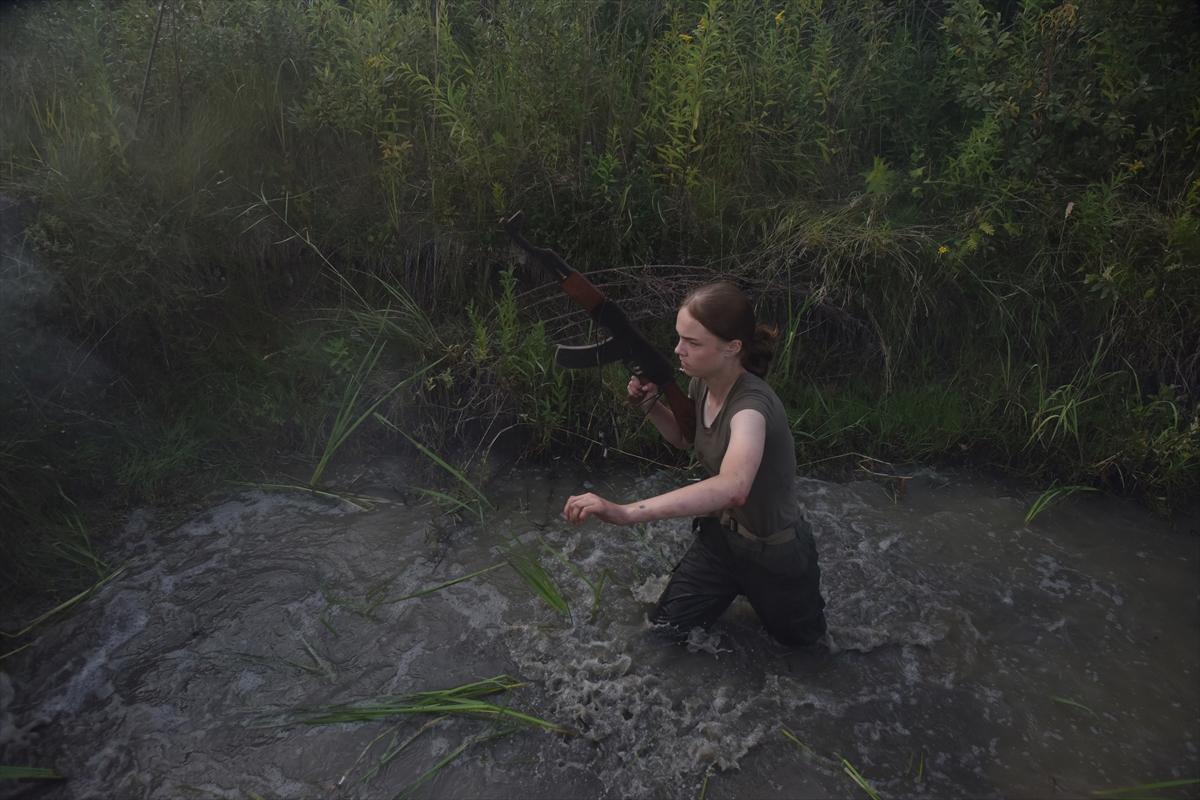 Ukraynalı gençler, askeri eğitimden geçiyor