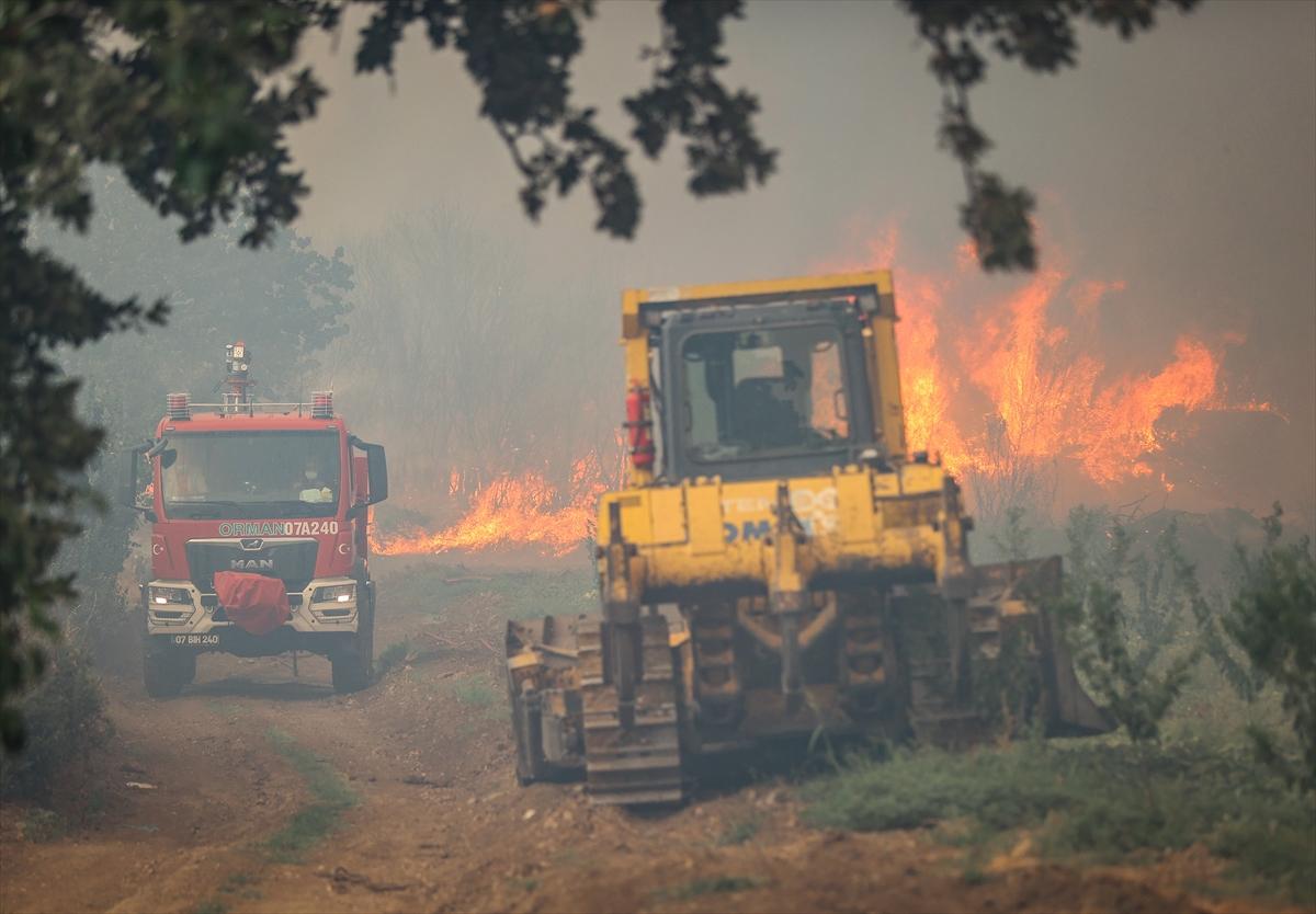 Çanakkale alevlere teslim oldu! Kare kare orman yangını...