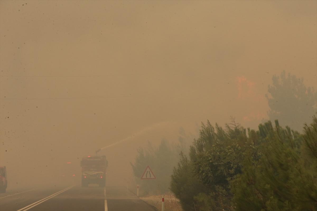 Kontrol altına alınan Çanakkale yangınından kareler