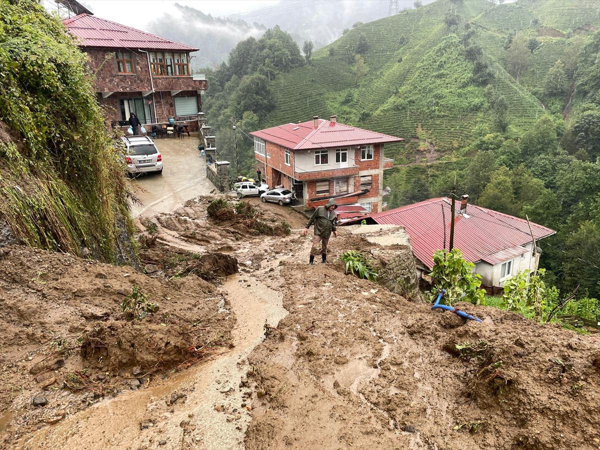 Rize'de şiddetli yağış sele neden oldu