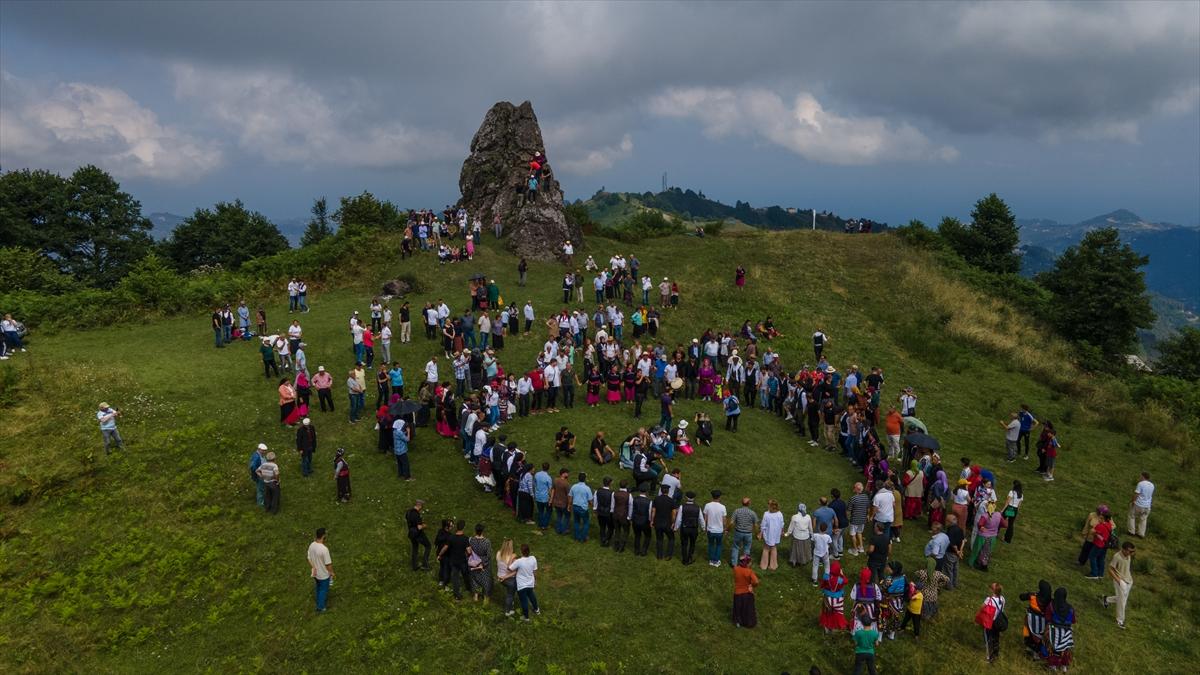 Trabzon'da 3 ilçenin birleştiği İzmiş Tepesi'nde festival