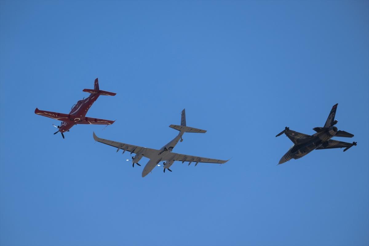 Türkiye'nin savunma sanayi ürünleri gökyüzünde