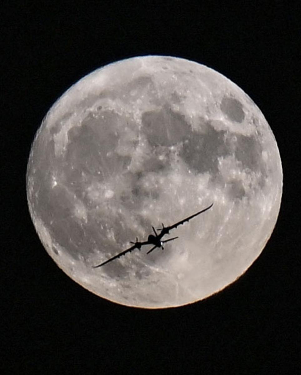 Türk askeri ve Süper Ay