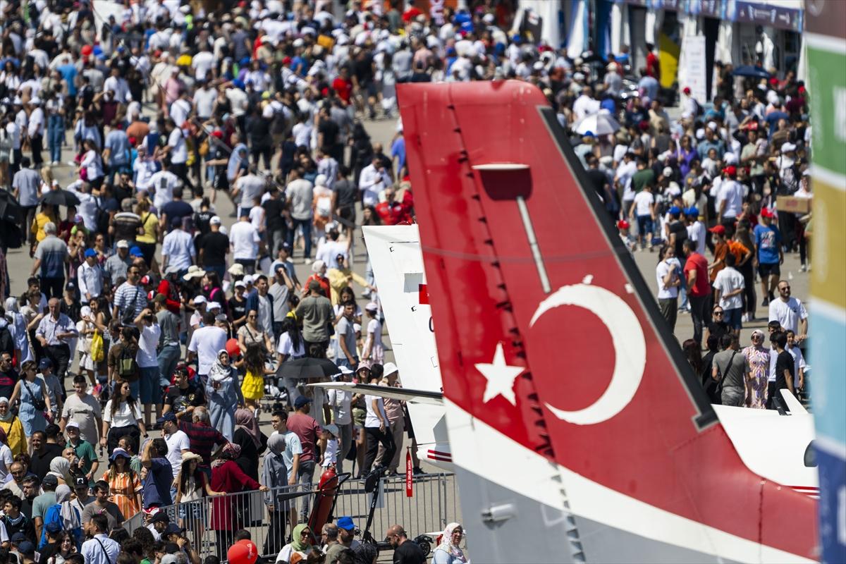 Başkent semaları savunma sanayii ile süslendi
