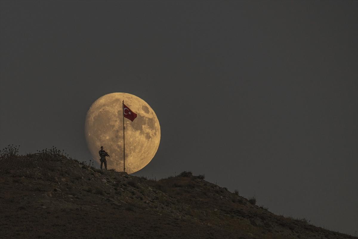 Türk askeri ve Süper Ay
