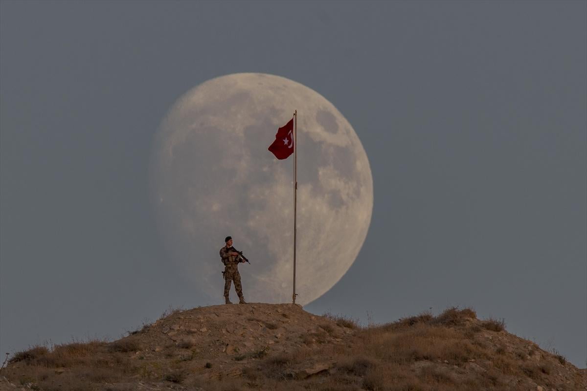 Türk askeri ve Süper Ay