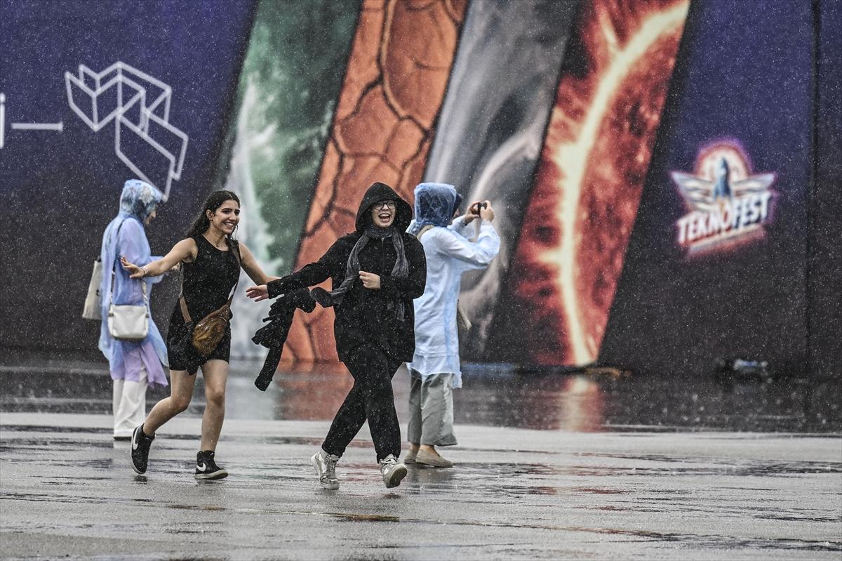 TEKNOFEST'e ilgi yağmur dinlemedi