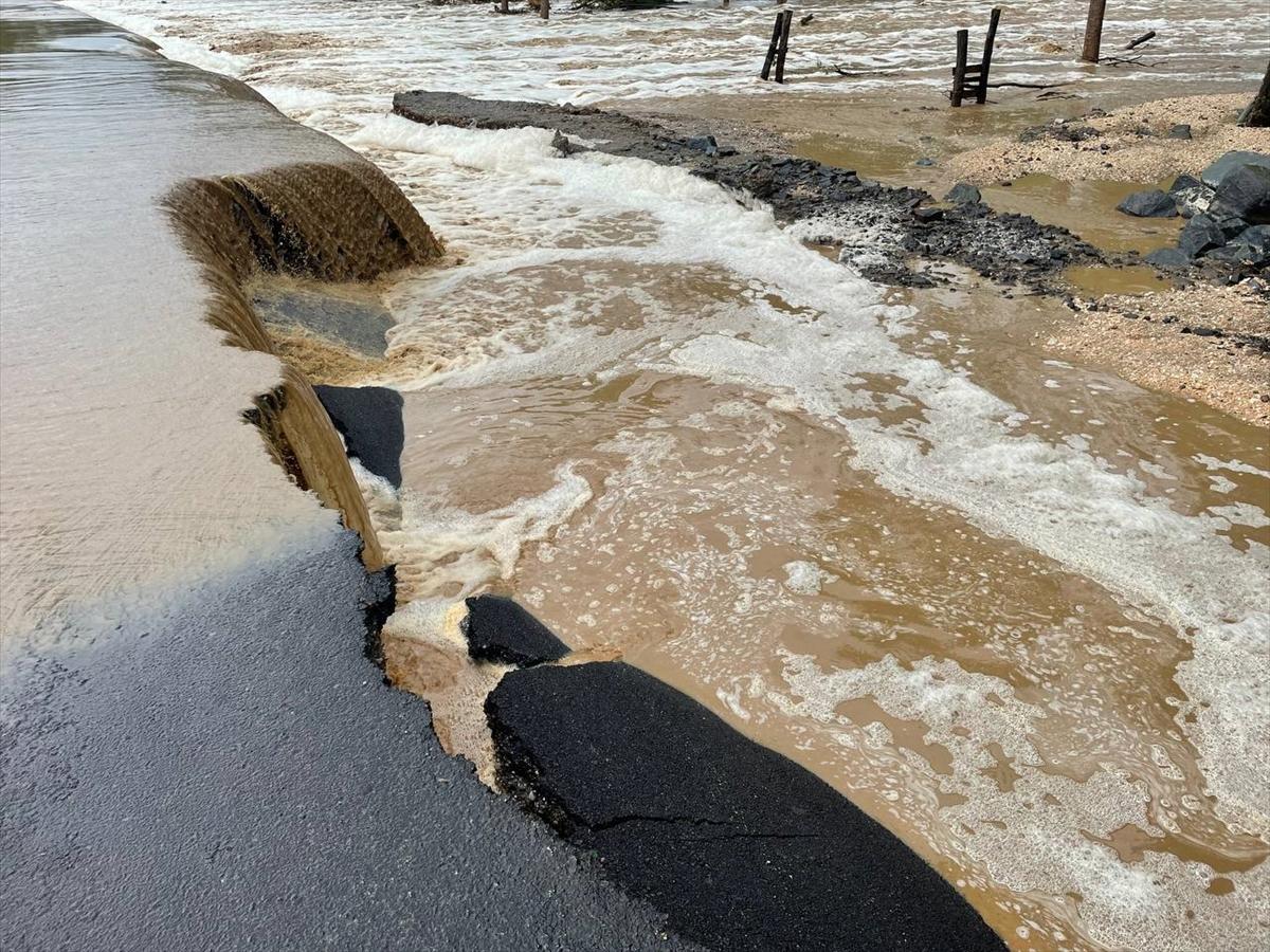 Kırklareli'de sağanak yağış sele sebep oldu