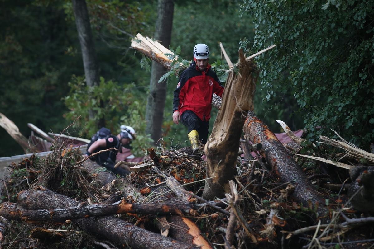 Kırklareli'de sağanak yağış sele sebep oldu