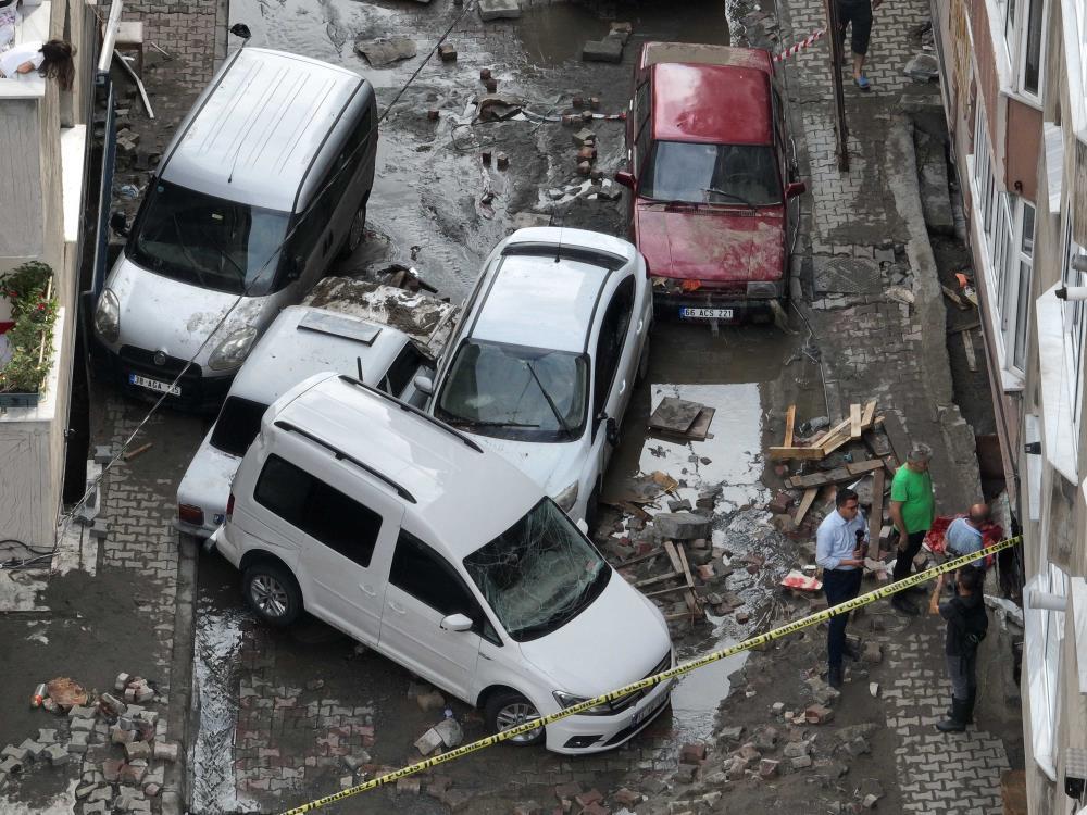 İstanbul'da sel felaketinde hasar oluştu