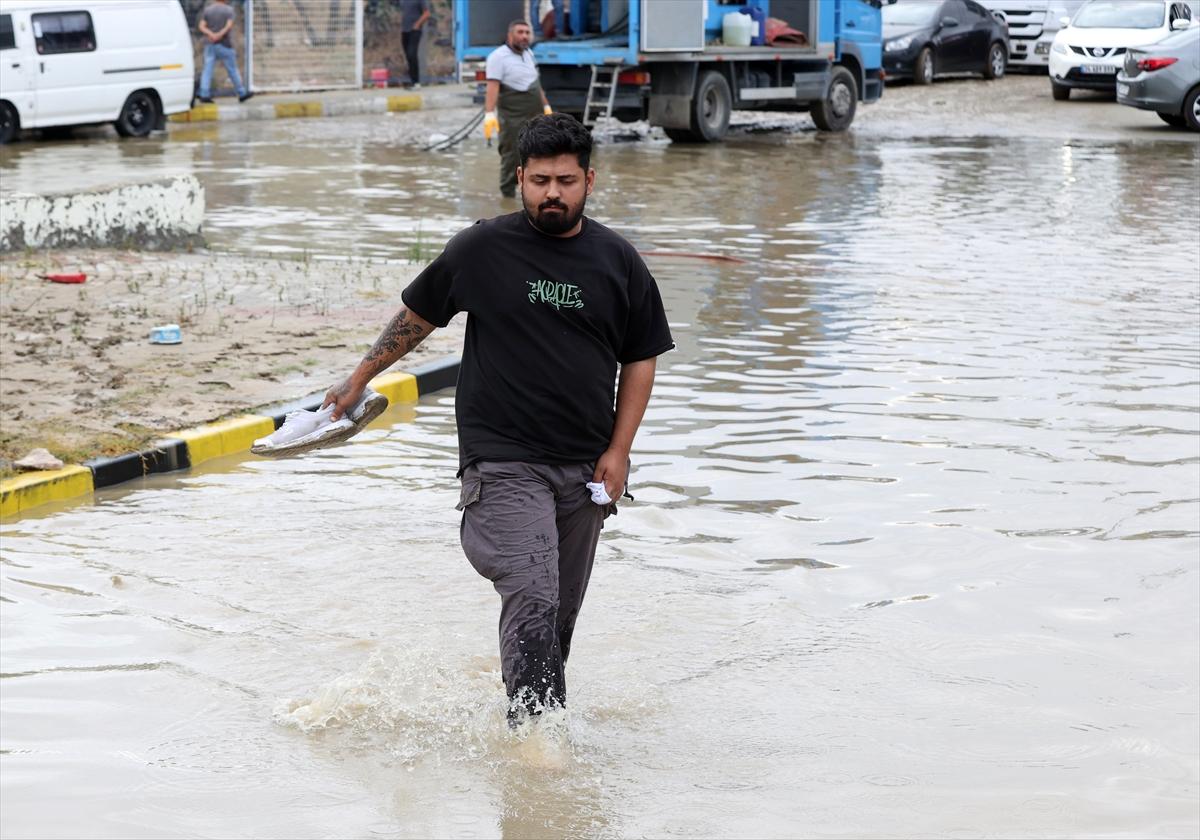 İstanbul'da sel felaketinde hasar oluştu