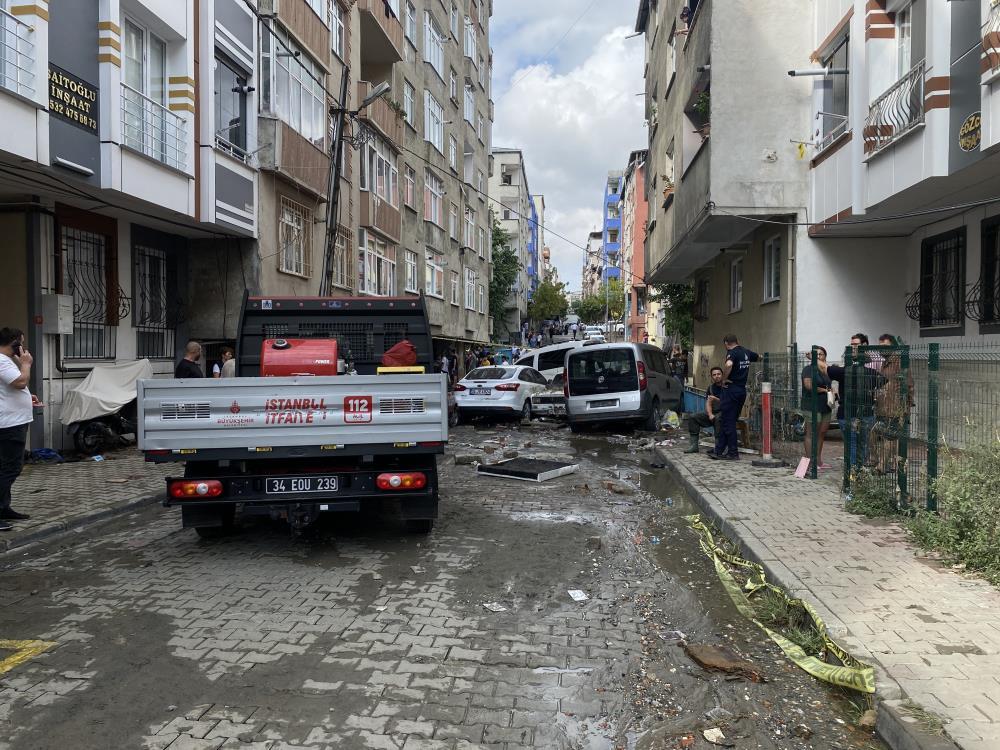 İstanbul'da sel felaketinde hasar oluştu