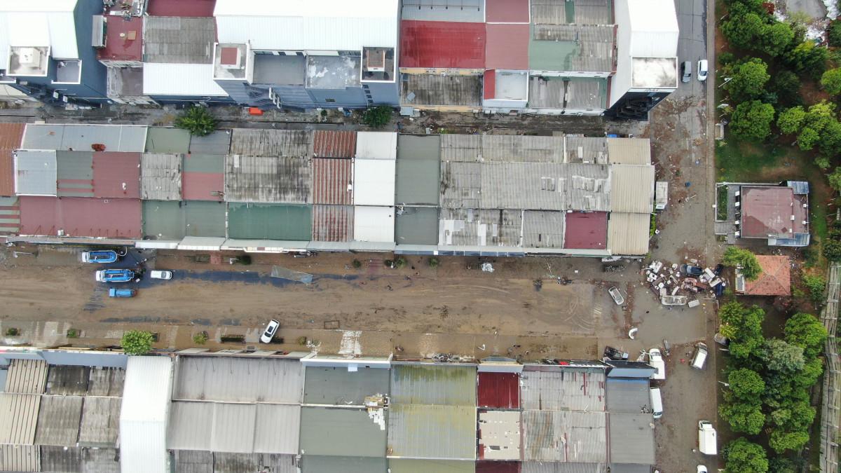 İstanbul'da sel felaketinde hasar oluştu