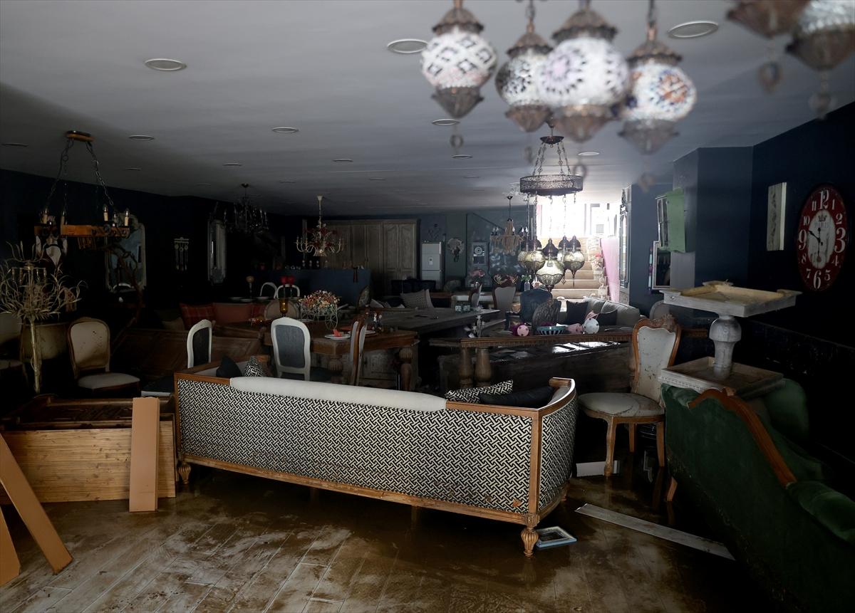 İstanbul'da sel felaketinde hasar oluştu